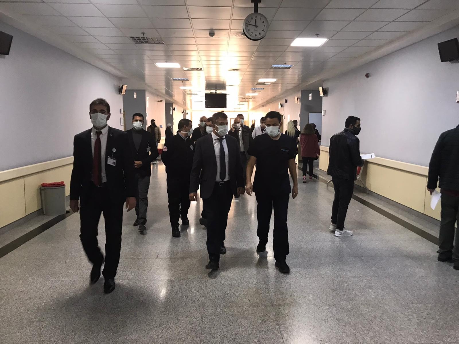 SAĞLIK MÜDÜRÜ SÜNNETÇİOĞLU'NDAN HASTANE ZİYARETİ